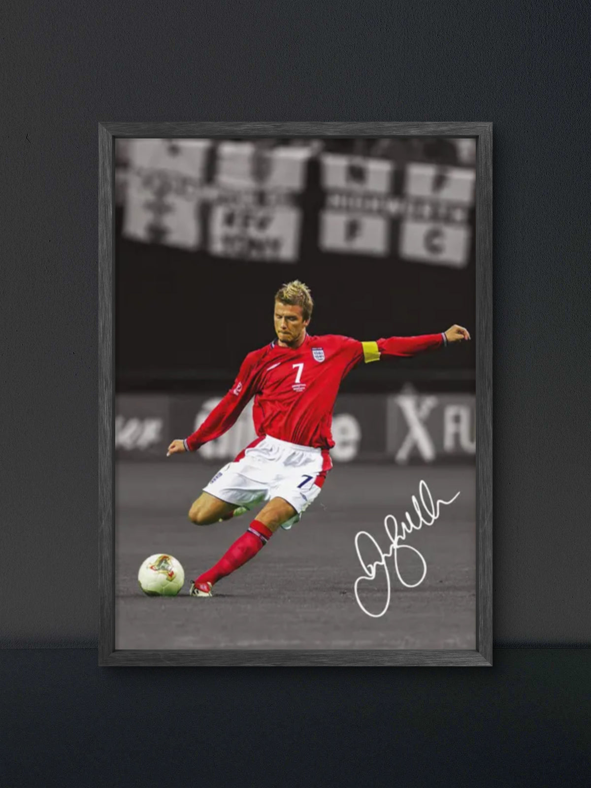 π David Beckham England Strike Poster β Soccer Wall Art Print (100% off)